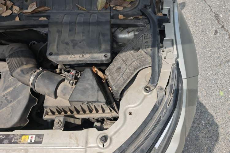 Used Land Rover Range Evoque 2013 2.0T 5-Door Ignite Edition Engine Bay Left
