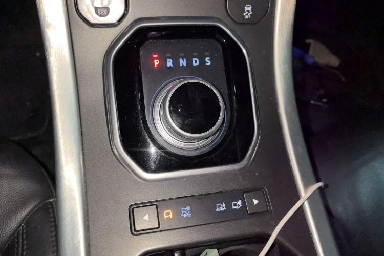 Used Land Rover Range Evoque 2013 2.0T 5-Door Ignite Edition Gear Lever