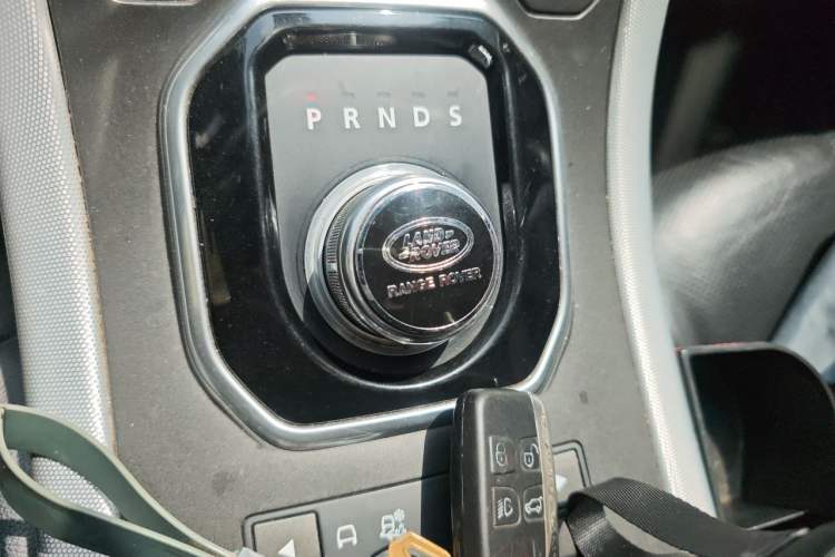 Used Land Rover Range Evoque 2013 2.0T 5-Door Ignite Edition Gear Lever