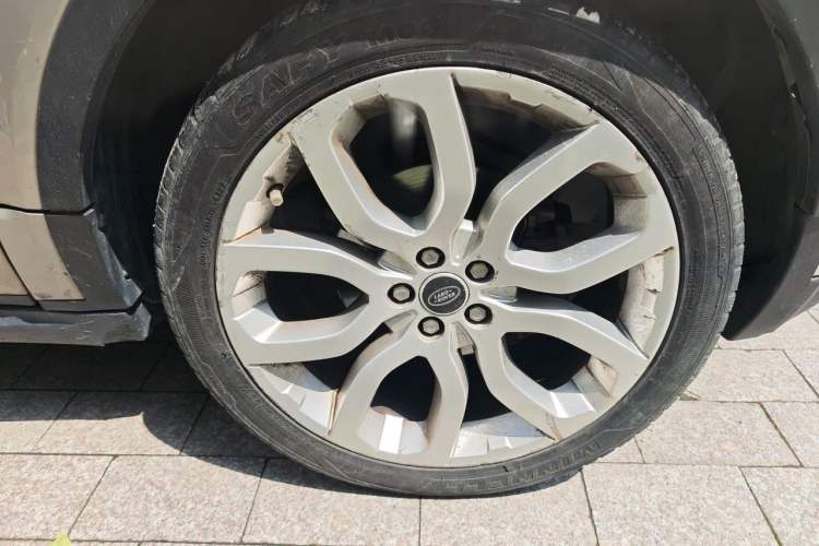 Used Land Rover Range Evoque 2013 2.0T 5-Door Ignite Edition Right Front Wheel Hub