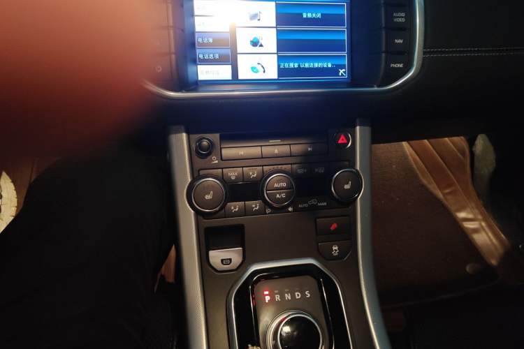 Used Land Rover Range Evoque 2013 2.0T 5-Door Ignite Edition Audio And AC Panel