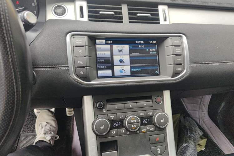 Used Land Rover Range Evoque 2013 2.0T 5-Door Ignite Edition Audio And AC Panel