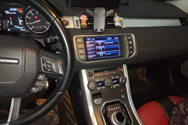 Used Land Rover Range Evoque 2013 2.0T 5-Door Ignite Edition Audio And AC Panel