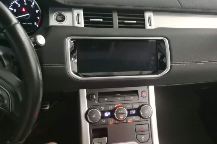 Used Land Rover Range Evoque 2013 2.0T 5-Door Ignite Edition Audio And AC Panel