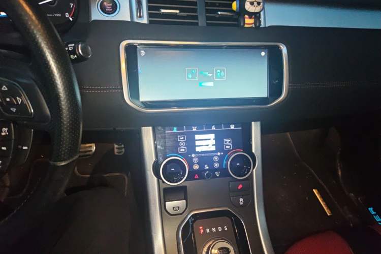 Used Land Rover Range Evoque 2013 2.0T 5-Door Ignite Edition Audio And AC Panel
