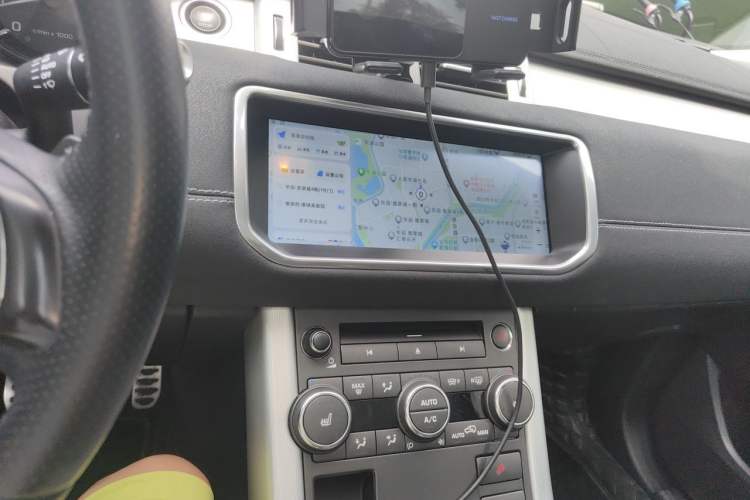 Used Land Rover Range Evoque 2013 2.0T 5-Door Ignite Edition Audio And AC Panel