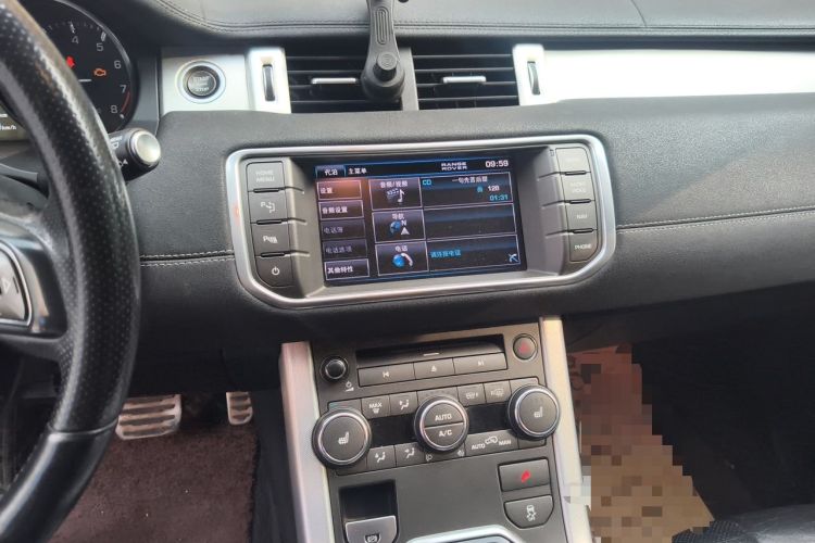 Used Land Rover Range Evoque 2013 2.0T 5-Door Ignite Edition Audio And AC Panel