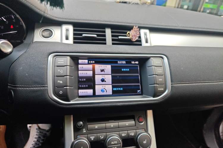 Used Land Rover Range Evoque 2013 2.0T 5-Door Ignite Edition Audio And AC Panel