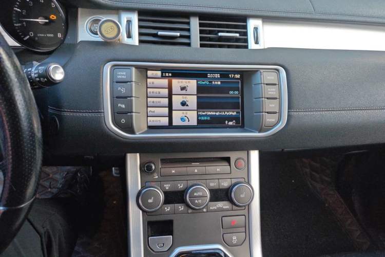 Used Land Rover Range Evoque 2013 2.0T 5-Door Ignite Edition Audio And AC Panel