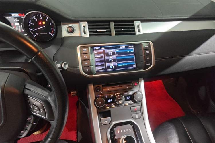 Used Land Rover Range Evoque 2013 2.0T 5-Door Ignite Edition Audio And AC Panel