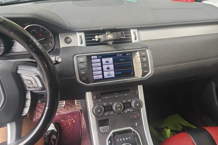 Used Land Rover Range Evoque 2013 2.0T 5-Door Ignite Edition Audio And AC Panel