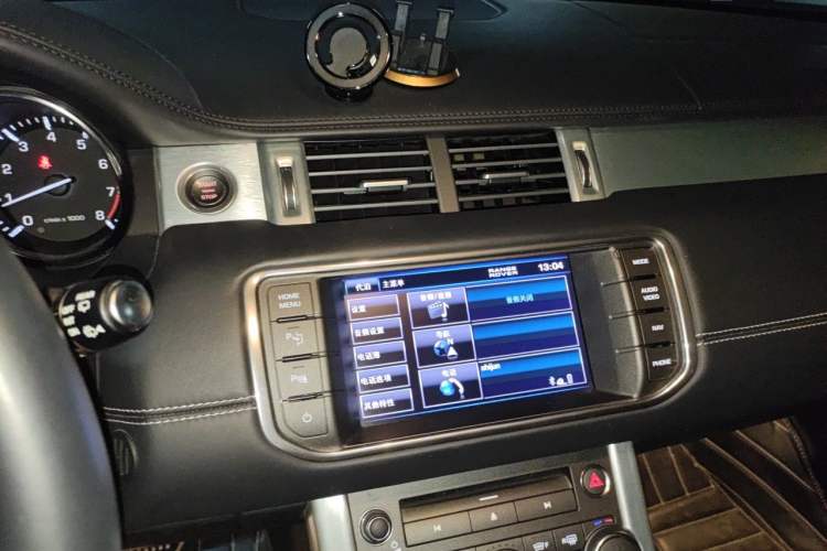 Used Land Rover Range Evoque 2013 2.0T 5-Door Ignite Edition Audio And AC Panel