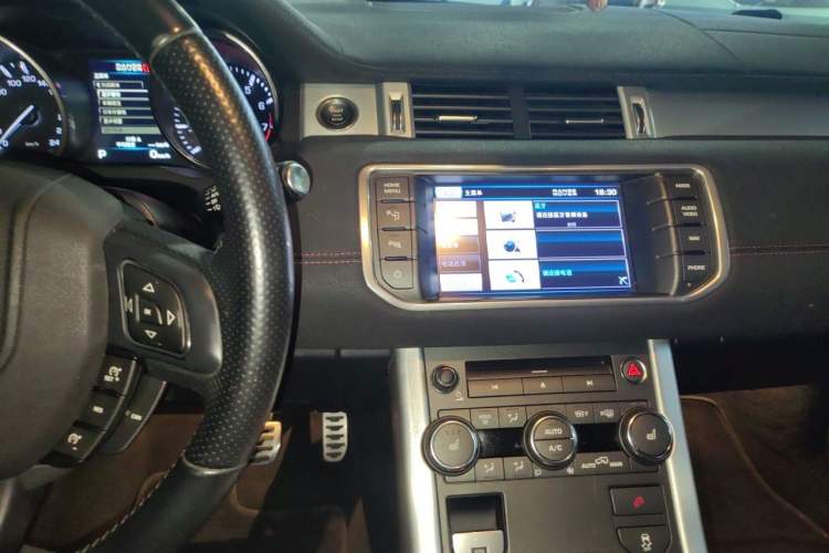 Used Land Rover Range Evoque 2013 2.0T 5-Door Ignite Edition Audio And AC Panel