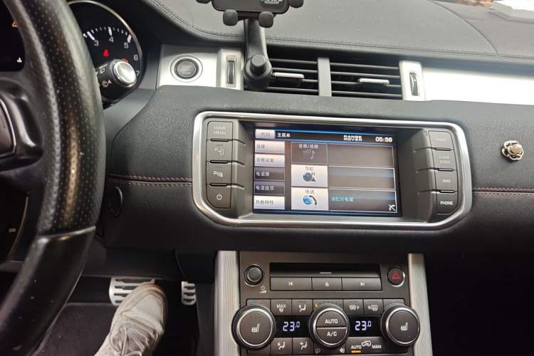 Used Land Rover Range Evoque 2013 2.0T 5-Door Ignite Edition Audio And AC Panel