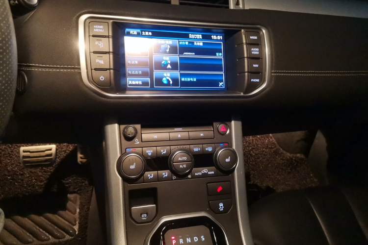 Used Land Rover Range Evoque 2013 2.0T 3-Door Ignite Edition Audio And AC Panel