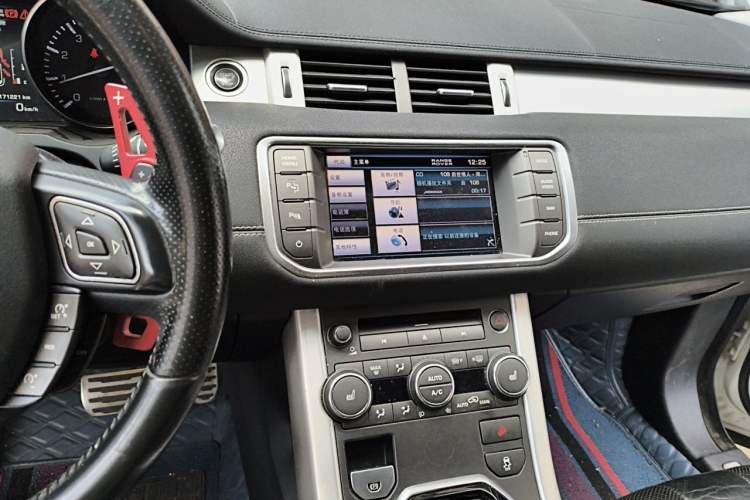 Used Land Rover Range Evoque 2013 2.0T 5-Door Ignite Edition Audio And AC Panel