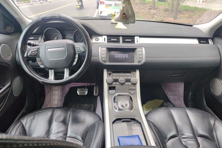 Used Land Rover Range Evoque 2013 2.0T 5-Door Ignite Edition Center Console