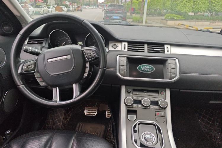 Used Land Rover Range Evoque 2013 2.0T 5-Door Ignite Edition Center Console