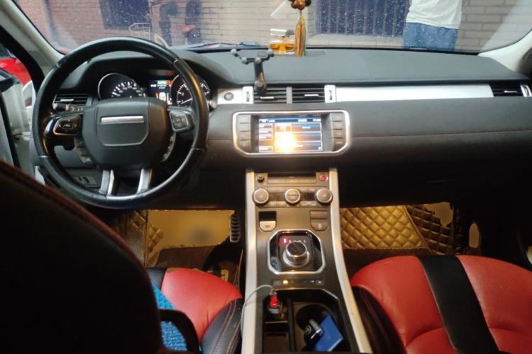 Used Land Rover Range Evoque 2013 2.0T 5-Door Ignite Edition Center Console