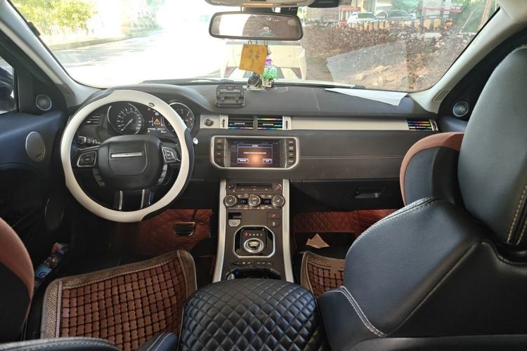 Used Land Rover Range Evoque 2013 2.0T 5-Door Ignite Edition Center Console
