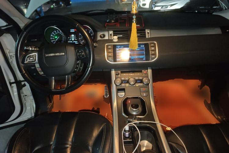 Used Land Rover Range Evoque 2013 2.0T 5-Door Ignite Edition Center Console