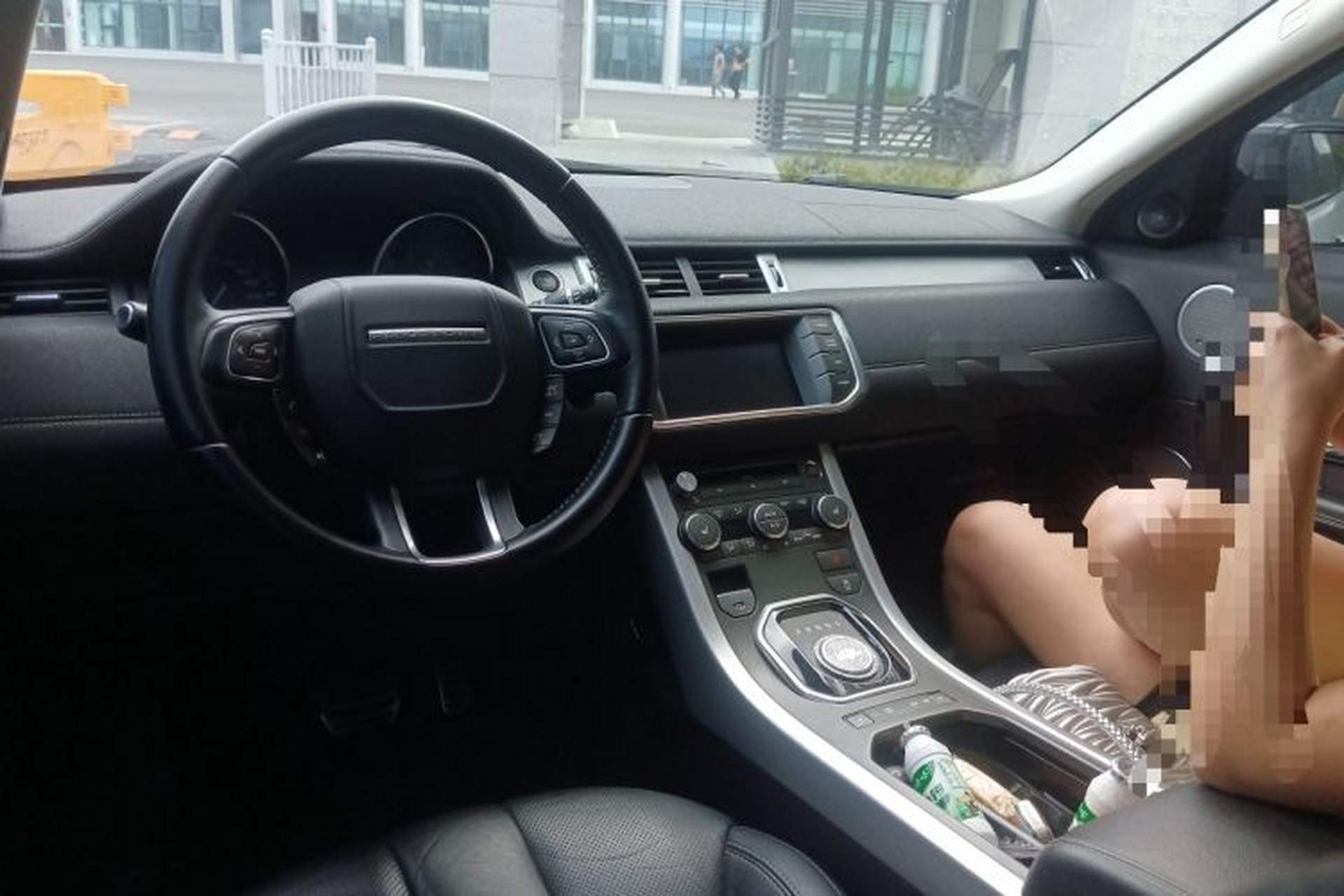 Used Land Rover Range Evoque 2013 2.0T 5-Door Ignite Edition Center Console