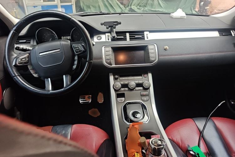 Used Land Rover Range Evoque 2013 2.0T 5-Door Ignite Edition Center Console
