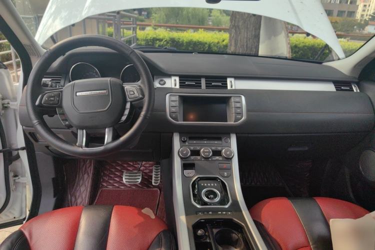 Used Land Rover Range Evoque 2013 2.0T 5-Door Ignite Edition Center Console
