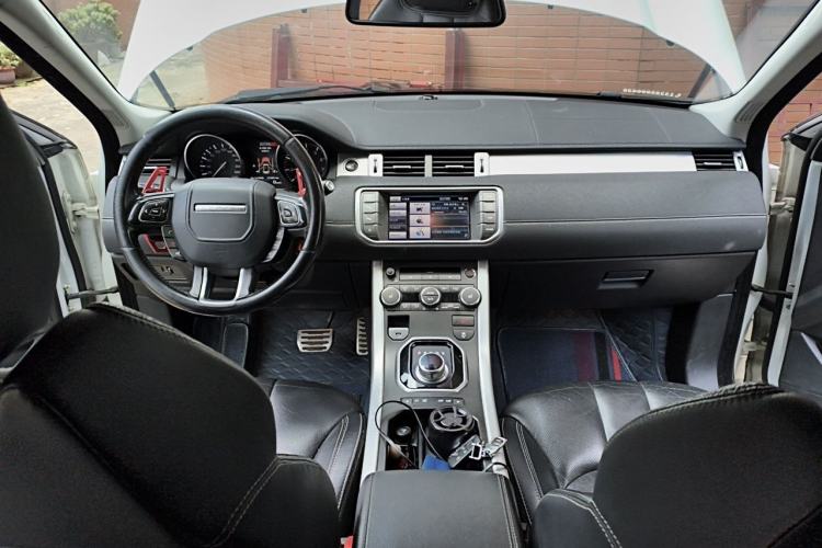 Used Land Rover Range Evoque 2013 2.0T 5-Door Ignite Edition Center Console