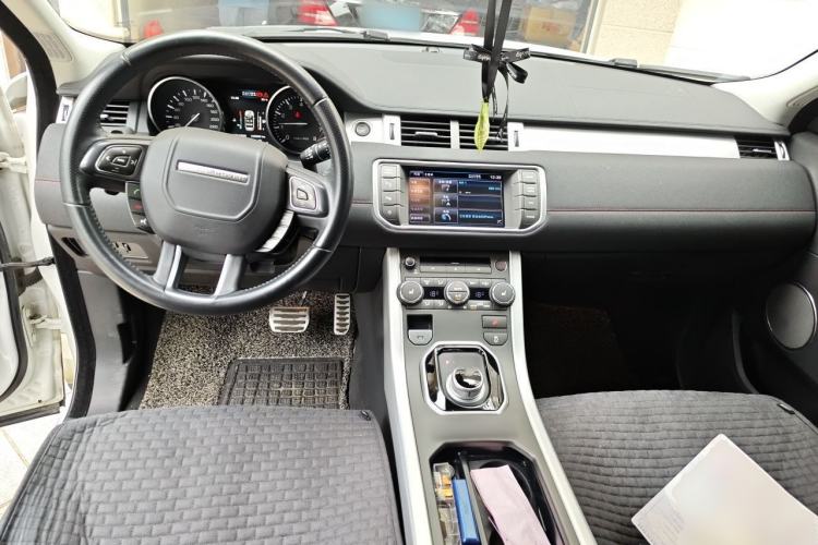 Used Land Rover Range Evoque 2013 2.0T 5-Door Ignite Edition Center Console