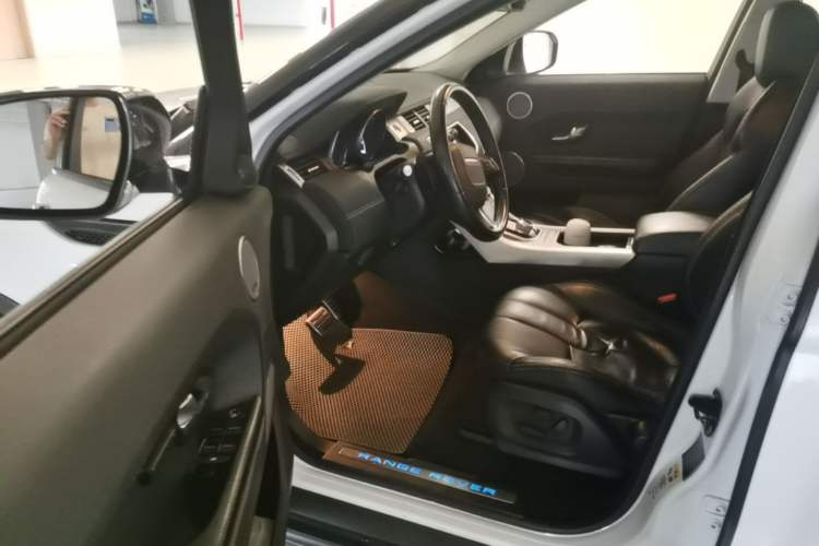Used Land Rover Range Evoque 2013 2.0T 5-Door Ignite Edition Driver Seat