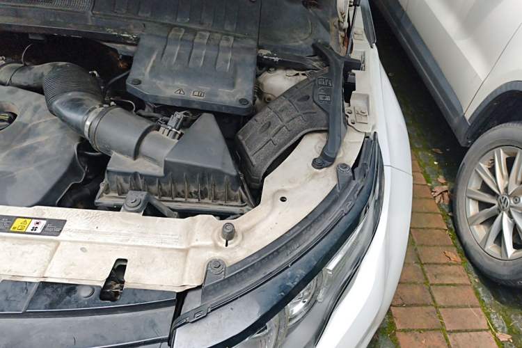 Used Land Rover Range Evoque 2013 2.0T 5-Door Ignite Edition Engine Bay Left