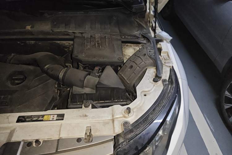 Used Land Rover Range Evoque 2013 2.0T 5-Door Yaozhen Edition Engine Bay Left