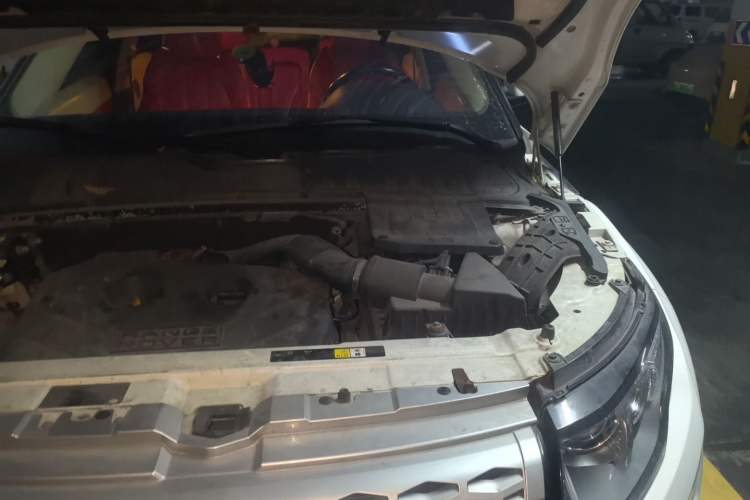 Used Land Rover Range Evoque 2013 2.0T 5-Door YAOZHI Edition Engine Bay Left