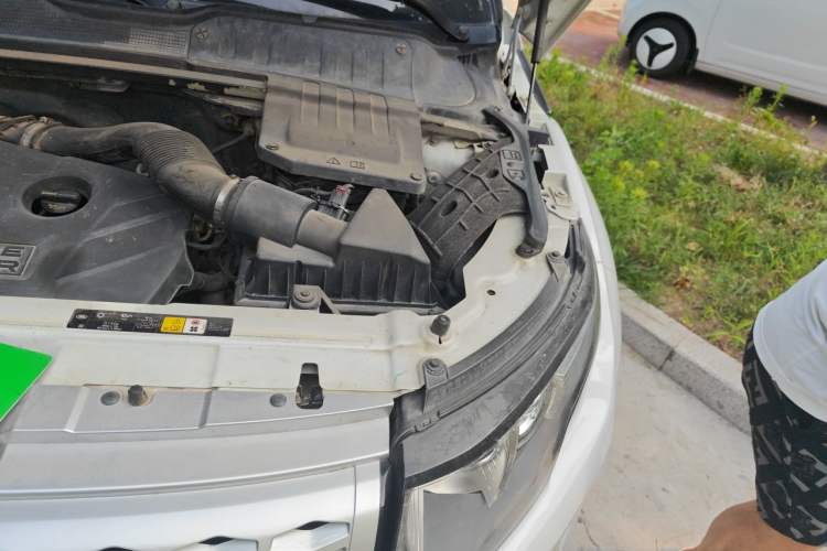 Used Land Rover Range Evoque 2013 2.0T 5-Door YAOZHI Edition Engine Bay Left