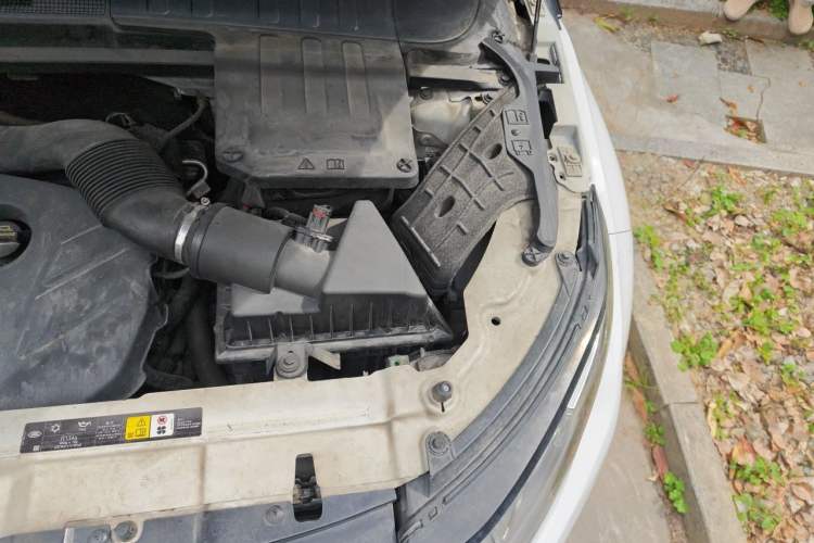 Used Land Rover Range Evoque 2013 2.0T 5-Door Ignite Edition Engine Bay Left