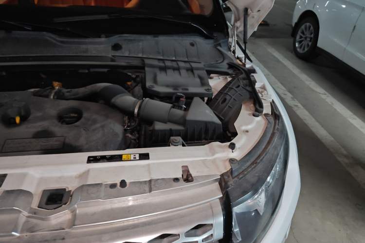 Used Land Rover Range Evoque 2013 2.0T 5-Door YAOZHI Edition Engine Bay Left