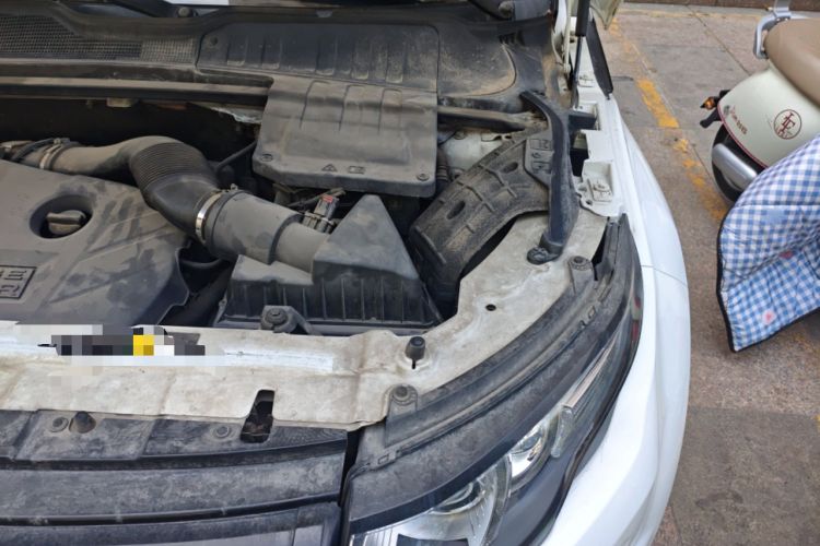 Used Land Rover Range Evoque 2013 2.0T 5-Door Ignite Edition Engine Bay Left