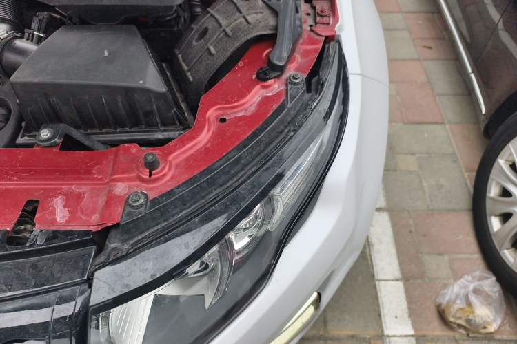 Used Land Rover Range Evoque 2013 2.2T 5-Door Diesel Edition Engine Bay Left