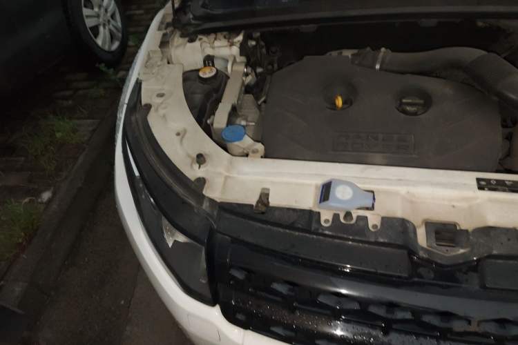 Used Land Rover Range Evoque 2013 2.0T 5-Door Ignite Edition Engine Bay Right
