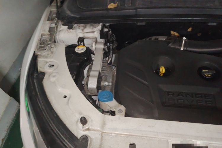 Used Land Rover Range Evoque 2013 2.0T 5-Door YAOZHI Edition Engine Bay Right