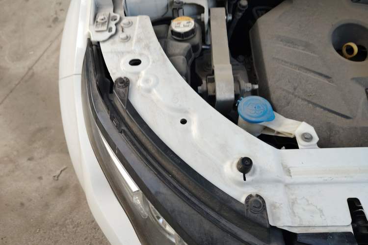 Used Land Rover Range Evoque 2013 2.0T 3-Door Ignite Edition Engine Bay Right