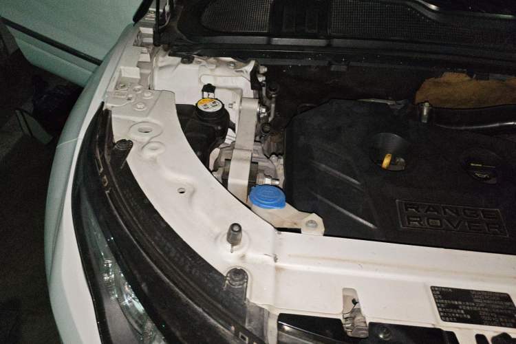 Used Land Rover Range Evoque 2013 2.0T 5-Door Ignite Edition Engine Bay Right