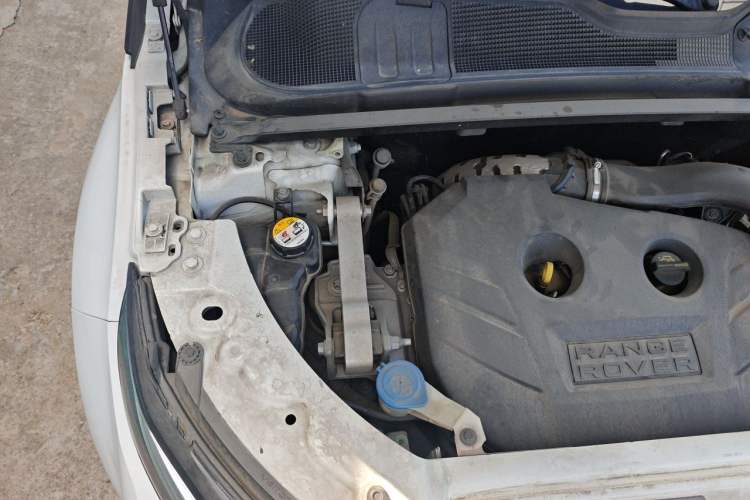 Used Land Rover Range Evoque 2013 2.0T 5-Door Ignite Edition Engine Bay Right