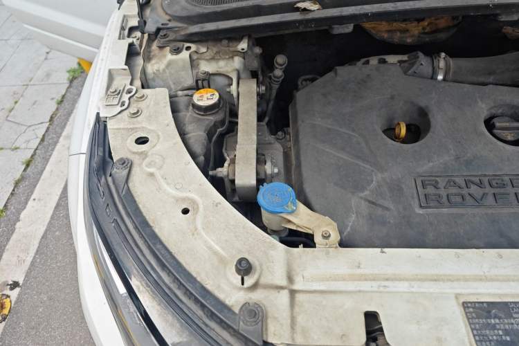 Used Land Rover Range Evoque 2013 2.0T 5-Door Ignite Edition Engine Bay Right