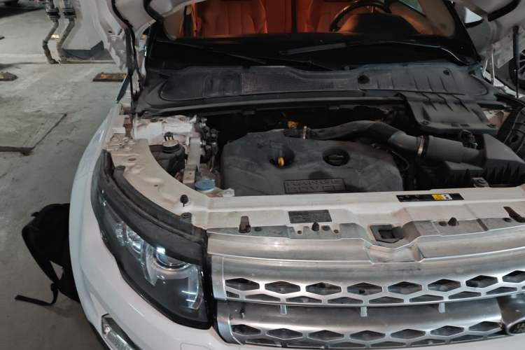 Used Land Rover Range Evoque 2013 2.0T 5-Door YAOZHI Edition Engine Bay Right