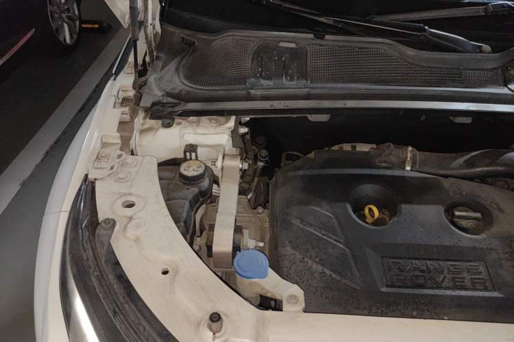 Used Land Rover Range Evoque 2013 2.0T 5-Door Ignite Edition Engine Bay Right