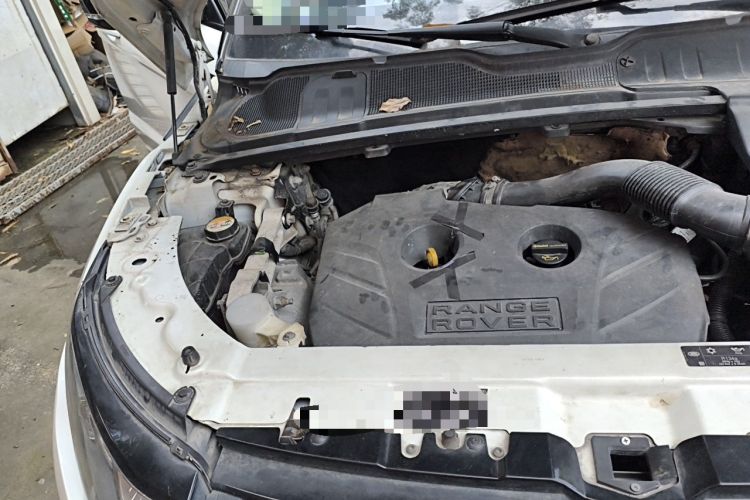 Used Land Rover Range Evoque 2013 2.0T 5-Door Ignite Edition Engine Bay Right