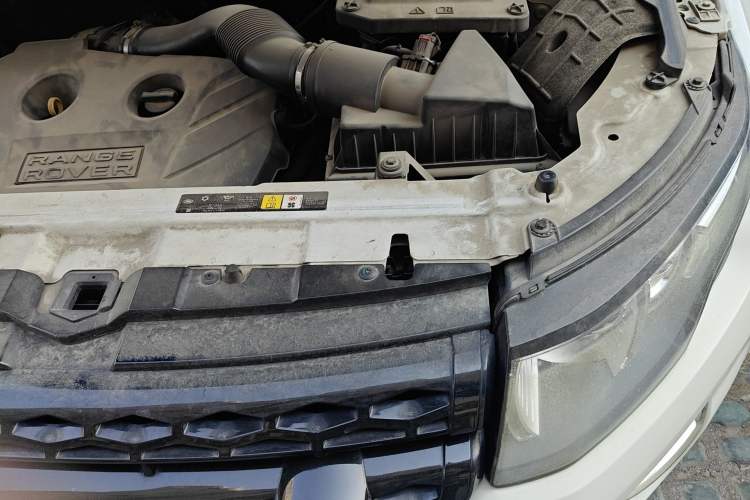 Used Land Rover Range Evoque 2013 2.0T 5-Door Ignite Edition Engine Bay Right