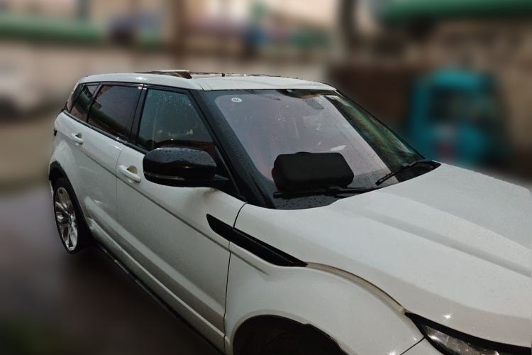 Used Land Rover Range Evoque 2013 2.0T 5-Door Ignite Edition Front Right 45 Deg